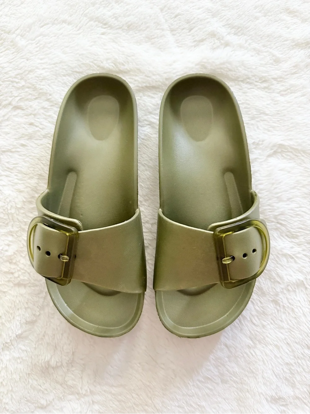Time and Tru One Buckle Sandals Olive Green Size 7